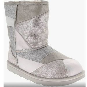 NEW IN BOX! UGG Classic Short II Silver Patchwork Boot, Size 9 Kids